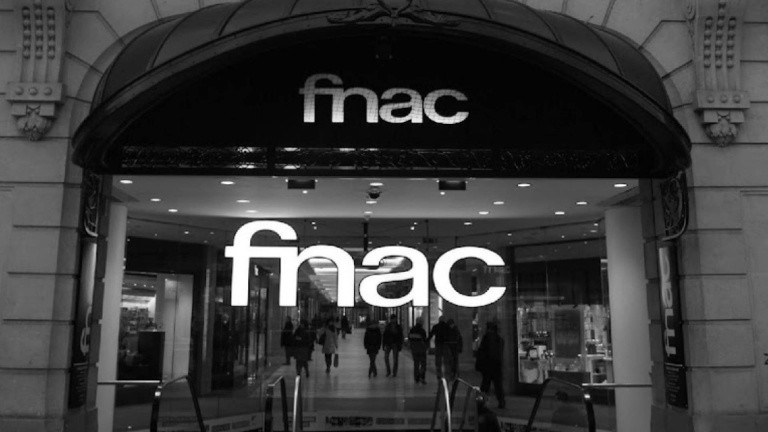 La FNAC, c’est terminé ! 25 ans après son ouverture, l’un des magasins les plus emblématiques de l’avenue des Champs-Elysées à Paris va définitivement disparaître 