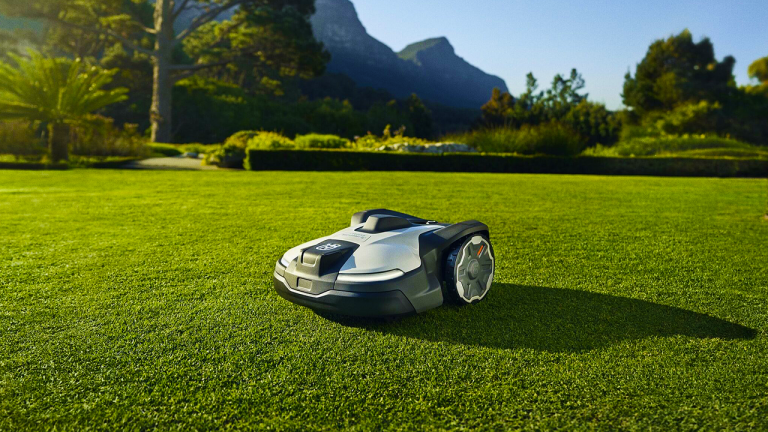 Quels sont les meilleurs robots tondeuses pour votre pelouse ?