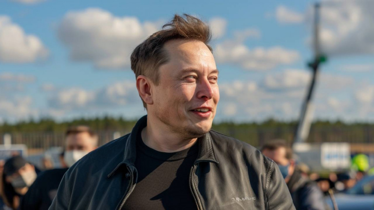 « Mes nus dans mon profil » : pour éradiquer le fléau des bots, Elon Musk veut que les nouveaux utilisateurs de X paient une taxe pour s'inscrire sur le réseau social