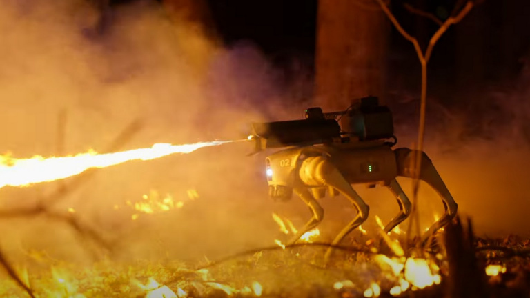 Ce chien robot lance flamme est parfaitement légal, et il n'est vendu que 9.000$...