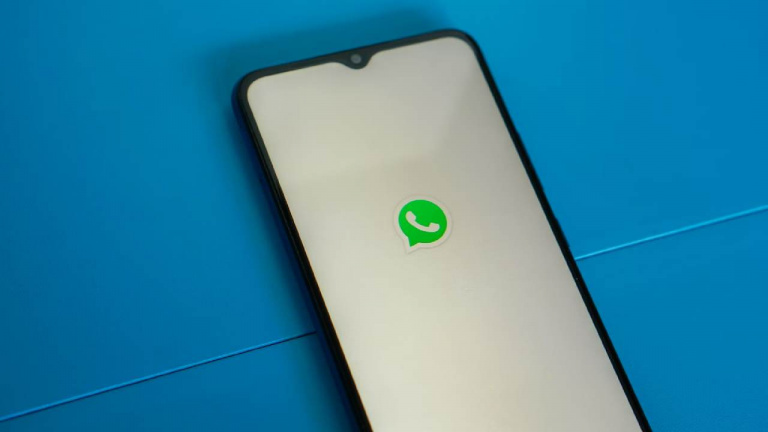 Ce bouton sur votre WhatsApp peut être dangereux, les escrocs l’utilisent pour vider votre compte bancaire