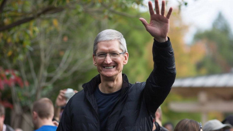 13 ans après sa prise de fonction, Tim Cook, le PDG d'Apple, prépare tout doucement son départ. Qui pourrait bien remplacer le successeur de Steve Jobs ?