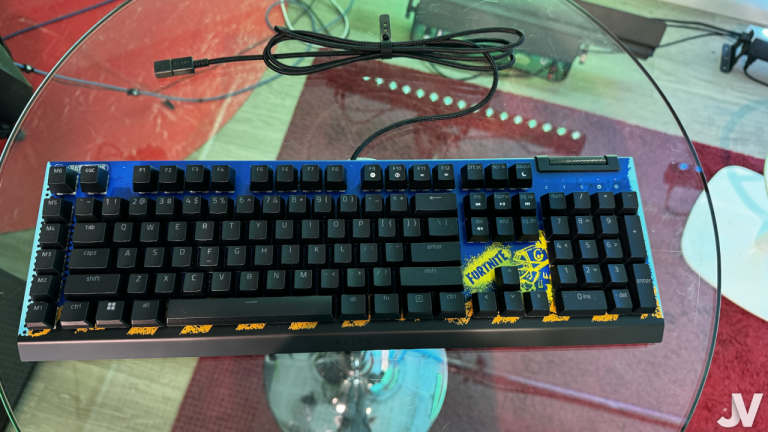 Votre neveu de 12 ans adore déjà les nouveaux claviers, souris et casques gamers de Razer