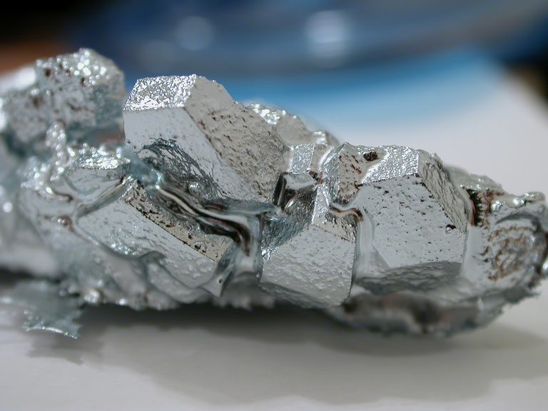 La Chine met les États-Unis dans les cordes : elle interdit l’exportation de plusieurs minerais clés pour fabriquer des puces