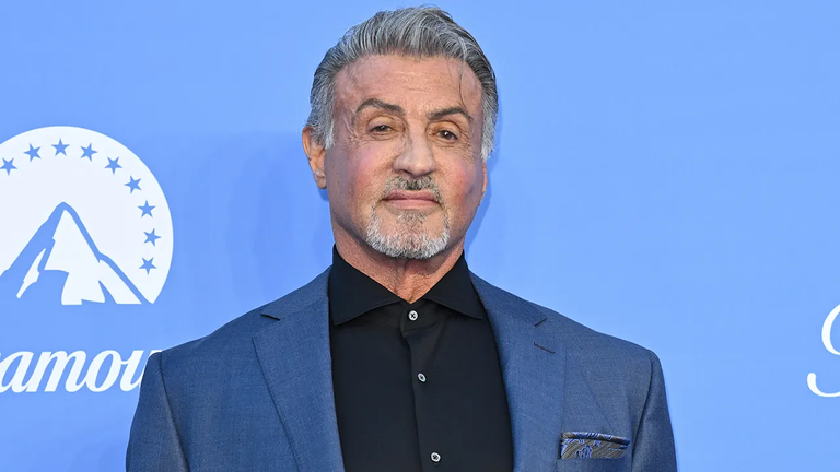 “Pas l’air assez italien” Sylvester Stallone a été complètement rejeté lors du casting de ce film culte, sa carrière aurait pu être encore plus folle