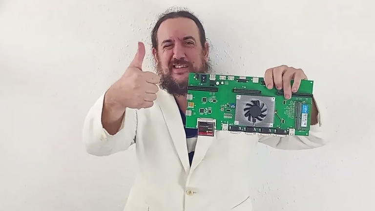 Les acheteurs de ce projet de console abandonné attendent toujours leur remboursement pendant que le créateur prétend frôler la mort