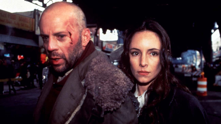 C'est l'un des meilleurs films de SF de tous les temps : il y a 30 ans, il réunissait Bruce Willis et Brad Pitt à l'écran C'est l'un des meilleurs films de SF de tous les temps : il y a 30 ans, il réunissait Bruce Willis et Brad Pitt à l'écran
