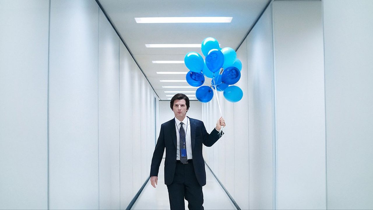 Keanu Reeves joue dans la saison 2 de Severance, mais avez-vous "reconnu" la star de John Wick ? Keanu Reeves joue dans la saison 2 de Severance, mais avez-vous "reconnu" la star de John Wick ?