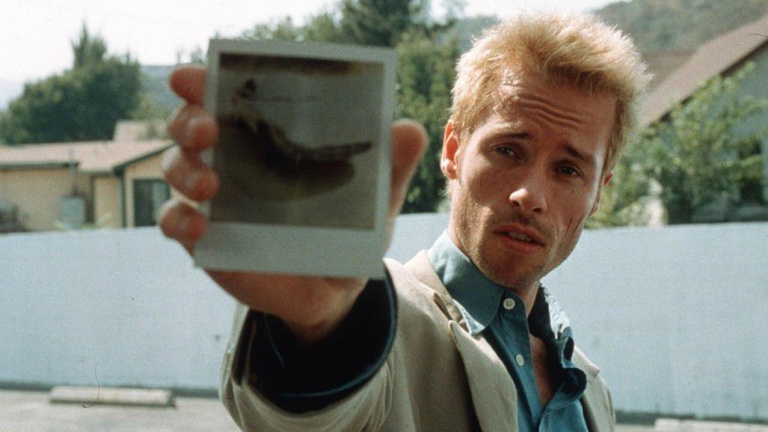 "Je suis une m..." La star de ce film culte réalisé par Christopher Nolan désteste sa performance d'acteur ! "Je suis une m..." La star de ce film culte réalisé par Christopher Nolan désteste sa performance d'acteur !