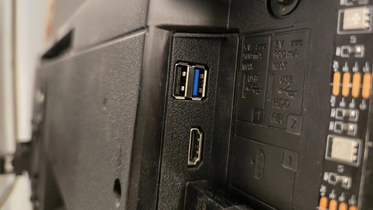 Les ports USB de votre téléviseur cachent un puissant secret que peu de