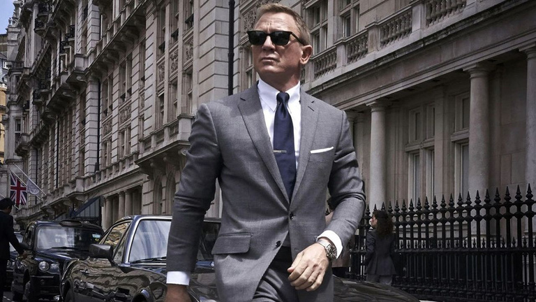 "Un peu triste" Cet ancien James Bond réagit à la prise de contrôle d'Amazon qui a dépensé des milliards pour l'acquérir