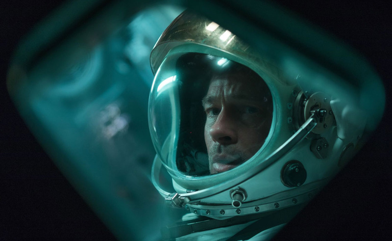 "Splendide" Ce film poétique avec Brad Pitt débarque bientôt sur Netflix : les fans de SF ne peuvent manquer ce RDV "Splendide" Ce film poétique avec Brad Pitt débarque bientôt sur Netflix : les fans de SF ne peuvent manquer ce RDV