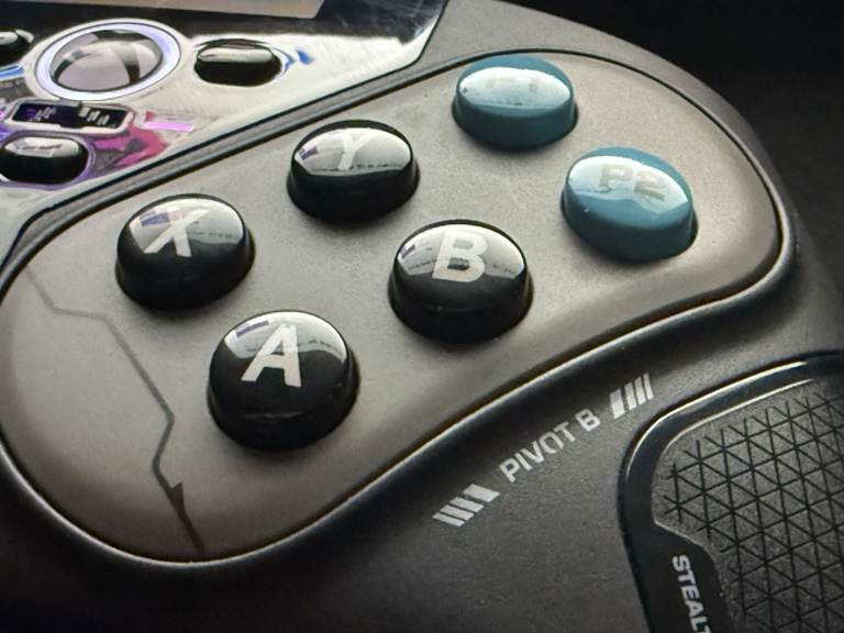 Test de la manette modulable Turtle Beach Stealth Pivot : simple gadget ou vrai game changer ? Test de la manette modulable Turtle Beach Stealth Pivot : simple gadget ou vrai game changer ?