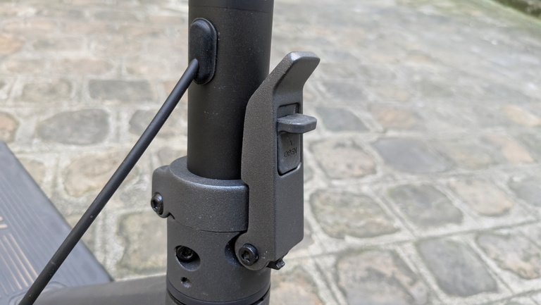 Test Navee ST3 Pro : une trottinette électrique puissante et confortable qui vous fera les bras Test Navee ST3 Pro : une trottinette électrique puissante et confortable qui vous fera les bras