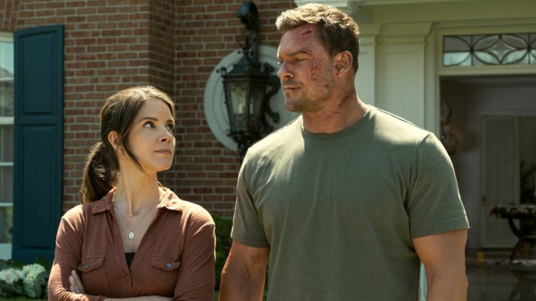 "J'étais tellement désolé" Cet acteur de Reacher réagit vivement à cette scène choquante de la série Amazon "J'étais tellement désolé" Cet acteur de Reacher réagit vivement à cette scène choquante de la série Amazon