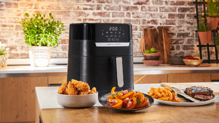 Ventes Flash : les prix des airfryers s'effondrent chez Amazon, voici les meilleures offres