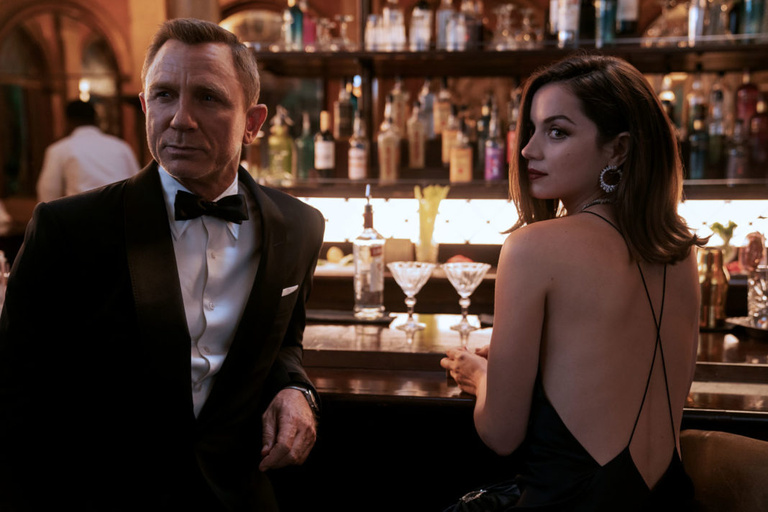 La saga James Bond va prendre une nouvelle trajectoire, un duo inédit va être à la tête du 26ème film et ça pourrait changer beaucoup de choses… La saga James Bond va prendre une nouvelle trajectoire, un duo inédit va être à la tête du 26ème film et ça pourrait changer beaucoup de choses…