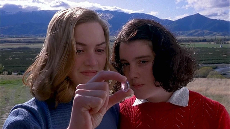 "Troublant et étrangement beau" Le Seigneur des Anneaux n'est pas le meilleur film de Peter Jackson, mais ce thriller noté 95% "Troublant et étrangement beau" Le Seigneur des Anneaux n'est pas le meilleur film de Peter Jackson, mais ce thriller noté 95%