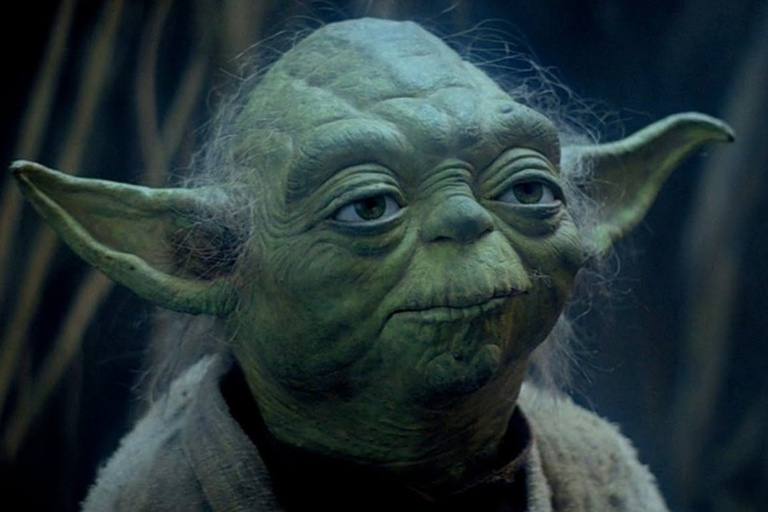 "Convaincre les gens..." Georges Lucas explique l'étrange manière de parler de ce personnage de Star Wars "Convaincre les gens..." Georges Lucas explique l'étrange manière de parler de ce personnage de Star Wars
