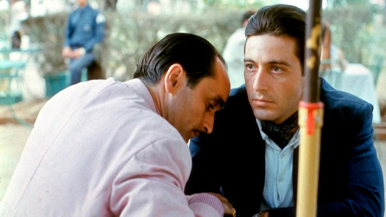 "Merci" Robert De Niro est ravi de ne pas avoir été choisi pour ce rôle mythique : il a finalement joué dans la suite et ce fut la meilleure décision de sa carrière "Merci" Robert De Niro est ravi de ne pas avoir été choisi pour ce rôle mythique : il a finalement joué dans la suite et ce fut la meilleure décision de sa carrière