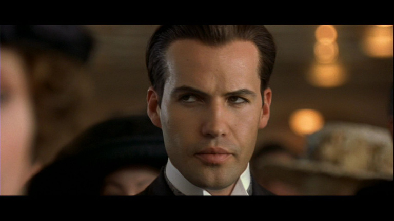 Cette star de Titanic a débuté sa carrière dans Retour vers le Futur : personne ne l'a remarquée ! Cette star de Titanic a débuté sa carrière dans Retour vers le Futur : personne ne l'a remarquée !