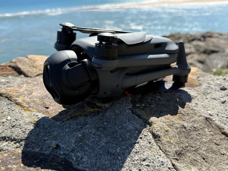 DJI Mavic 4 Pro : j'ai testé en exclu le nouveau drone à triple caméra, et il enterre la concurrence ! DJI Mavic 4 Pro : j'ai testé en exclu le nouveau drone à triple caméra, et il enterre la concurrence !