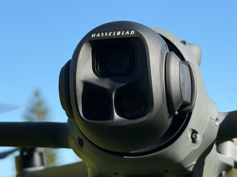 DJI Mavic 4 Pro : j'ai testé en exclu le nouveau drone à triple caméra, et il enterre la concurrence ! DJI Mavic 4 Pro : j'ai testé en exclu le nouveau drone à triple caméra, et il enterre la concurrence !
