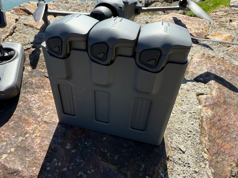 DJI Mavic 4 Pro : j'ai testé en exclu le nouveau drone à triple caméra, et il enterre la concurrence ! DJI Mavic 4 Pro : j'ai testé en exclu le nouveau drone à triple caméra, et il enterre la concurrence !