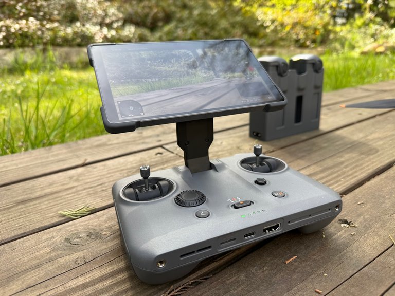 DJI Mavic 4 Pro : j'ai testé en exclu le nouveau drone à triple caméra, et il enterre la concurrence ! DJI Mavic 4 Pro : j'ai testé en exclu le nouveau drone à triple caméra, et il enterre la concurrence !
