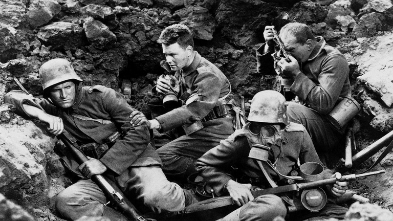 "Un chef-d'œuvre jamais surpassé" Christopher Nolan encense l'un des meilleurs films de guerre de tous les temps "Un chef-d'œuvre jamais surpassé" Christopher Nolan encense l'un des meilleurs films de guerre de tous les temps