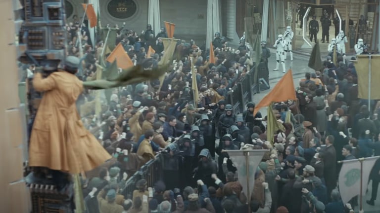 Il existe une planète "française" dans Star Wars : elle est inspirée d'une série TV iconique ! Il existe une planète "française" dans Star Wars : elle est inspirée d'une série TV iconique !