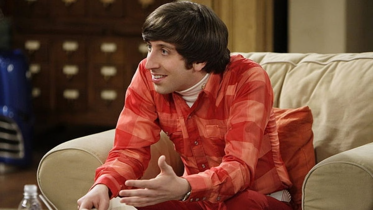 C'est passé inaperçu, mais un acteur de The Big Bang Theory est apparu plus tôt dans l'univers de Friends... et jouant (presque) le même rôle ! C'est passé inaperçu, mais un acteur de The Big Bang Theory est apparu plus tôt dans l'univers de Friends... et jouant (presque) le même rôle !