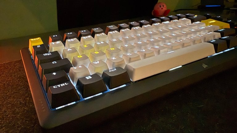 Test Corsair MAKR75 : un kit pour monter (vraiment) son clavier à son image Test Corsair MAKR75 : un kit pour monter (vraiment) son clavier à son image