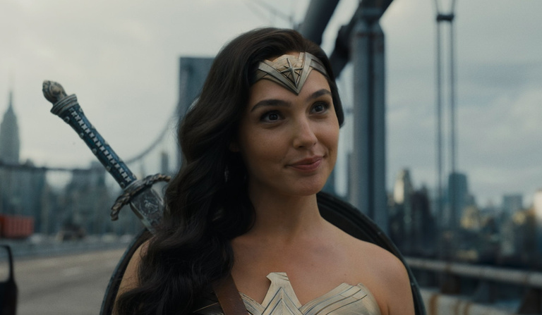 Un nouveau film Wonder Woman est officiellement en préparation... et il va y avoir un gros changement ! Un nouveau film Wonder Woman est officiellement en préparation... et il va y avoir un gros changement !
