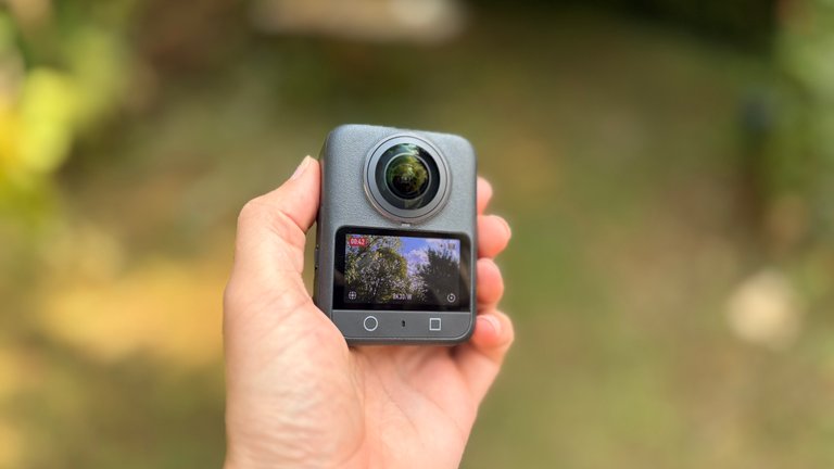 Test du DJI Osmo 360 : la caméra qui enterre l'Insta360 X5 ?