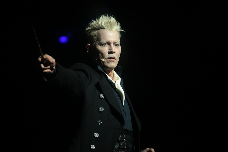"Allez vous faire f*utre" Johnny Depp n'a vraiment pas apprécié d'être viré de ce tournage "Allez vous faire f*utre" Johnny Depp n'a vraiment pas apprécié d'être viré de ce tournage