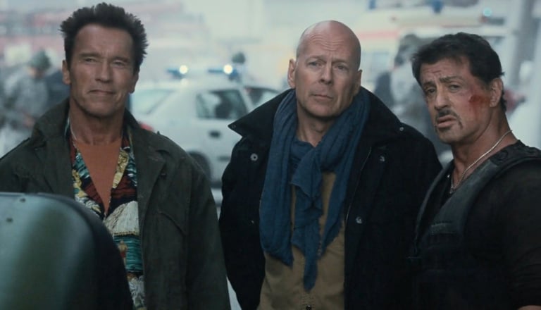 "Cupide et paresseux" Sylvester Stallone a viré Bruce Willis de ce film : son remplaçant a coûté 2 fois plus cher "Cupide et paresseux" Sylvester Stallone a viré Bruce Willis de ce film : son remplaçant a coûté 2 fois plus cher