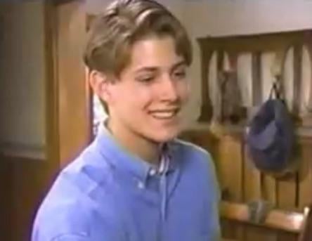 Jensen Ackles, près de 30 ans plus jeune, dans Wishbone Jensen Ackles, près de 30 ans plus jeune, dans Wishbone