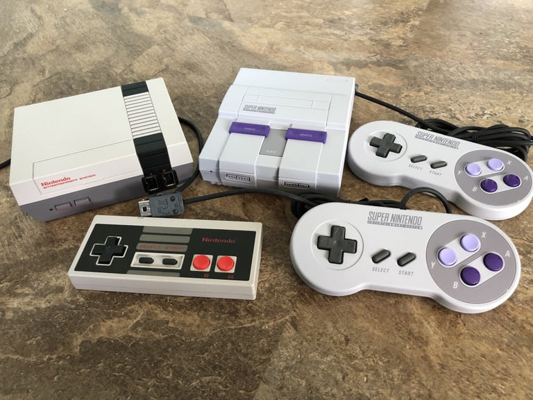 Quelle est la console qui est restée en activité le plus longtemps d'après vous ? La PS5, la Super Nintendo, la PS2 ? Et non ! Quelle est la console qui est restée en activité le plus longtemps d'après vous ? La PS5, la Super Nintendo, la PS2 ? Et non !