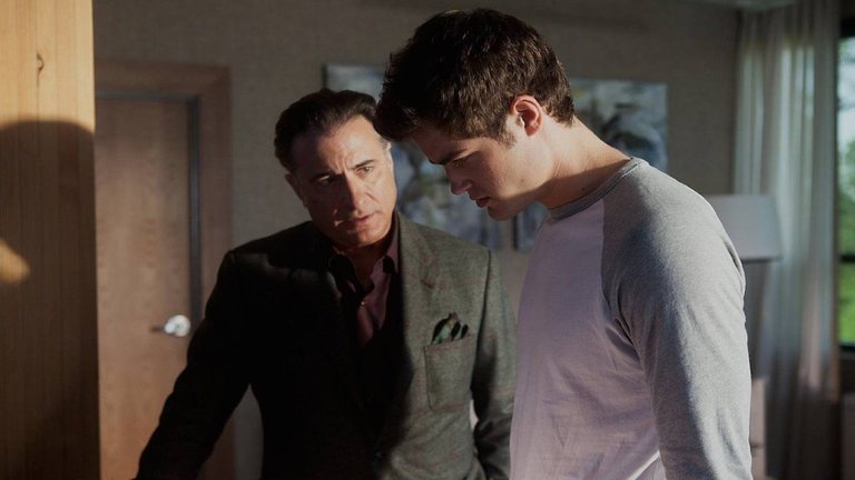 Il y a 9 ans, ce film de SF a voulu enterrer Marvel et DC : il n’a même pas eu le droit à une sortie au cinéma, ça a été un four monumental… Il y a 9 ans, ce film de SF a voulu enterrer Marvel et DC : il n’a même pas eu le droit à une sortie au cinéma, ça a été un four monumental…