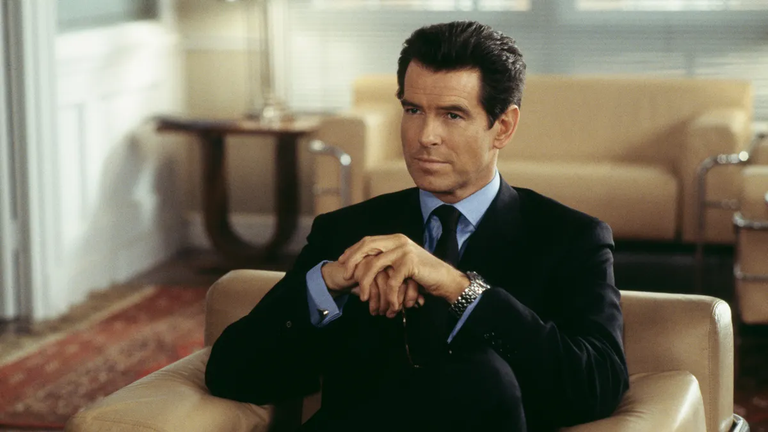 Entertainment news Celebrity gossip Movie and TV show updates Latest celebrity news Trending entertainment stories “Sans hésiter” Cet ancien James Bond attend l’appel du réalisateur de Dune : il se dit prêt à revenir jouer dans le prochain film de la saga 007