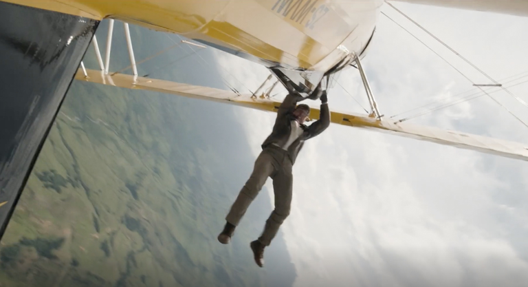 Tom Cruise était à deux doigts de perdre l’usage de ses mains à cause de cette cascade : la saga Mission Impossible a failli le briser en mille morceaux ! Tom Cruise était à deux doigts de perdre l’usage de ses mains à cause de cette cascade : la saga Mission Impossible a failli le briser en mille morceaux !