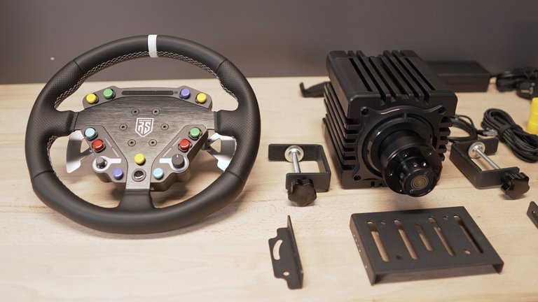 Test du volant Revosim RS Pure : Nacon face à Fanatec et Moza Test du volant Revosim RS Pure : Nacon face à Fanatec et Moza