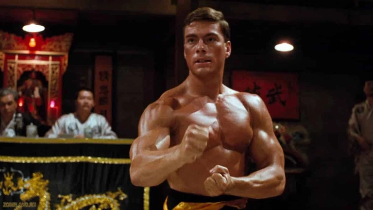 C'est le film le plus culte de Jean-Claude Van Damme et il est disponible sur Amazon Prime Video C'est le film le plus culte de Jean-Claude Van Damme et il est disponible sur Amazon Prime Video