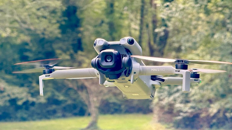 Test du DJI Mini 5 Pro : DJI repousse-t-il les limites des drones au format mini ? Test du DJI Mini 5 Pro : DJI repousse-t-il les limites des drones au format mini ?