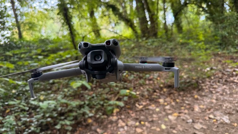 Test du DJI Mini 5 Pro : DJI repousse-t-il les limites des drones au format mini ? Test du DJI Mini 5 Pro : DJI repousse-t-il les limites des drones au format mini ?