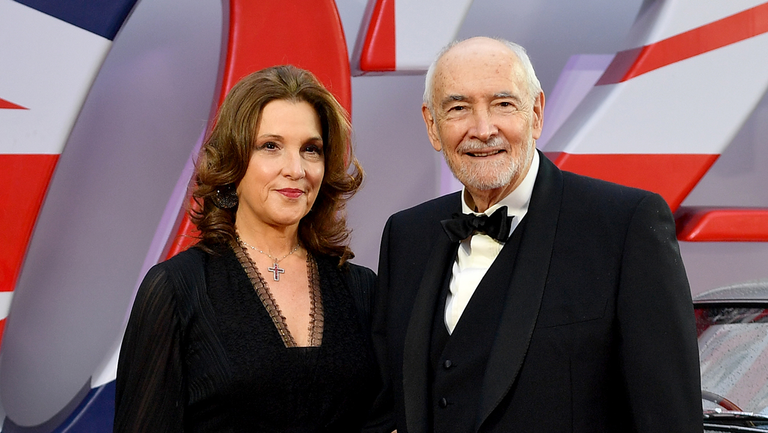 “Je lui tire mon chapeau” Un ancien James Bond adoube cet acteur : si ça ne tenait qu’à lui, il en ferait déjà le prochain 007 ! “Je lui tire mon chapeau” Un ancien James Bond adoube cet acteur : si ça ne tenait qu’à lui, il en ferait déjà le prochain 007 !