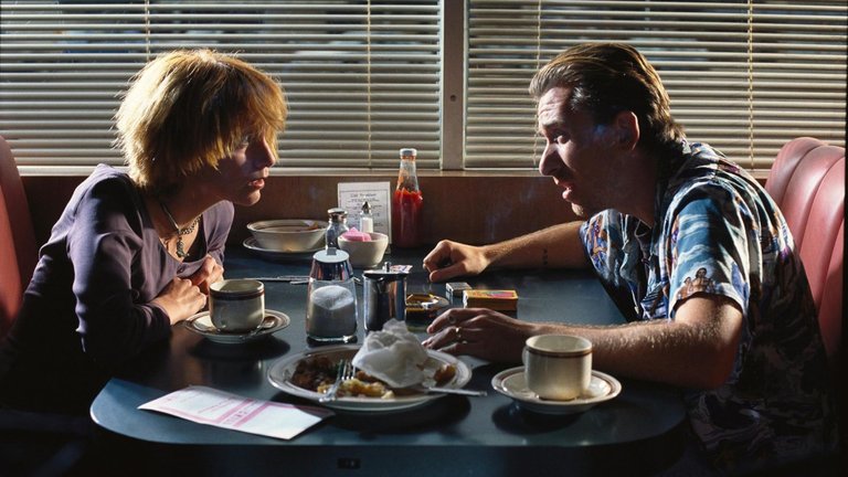 "Il a oublié son texte" Dans un film culte noté 92%, cet acteur a eu un sacré blanc, et c'est ce qui rend la scène légendaire "Il a oublié son texte" Dans un film culte noté 92%, cet acteur a eu un sacré blanc, et c'est ce qui rend la scène légendaire