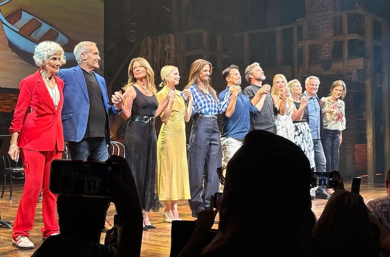 22 ans après la fin de cette série, Steven Spielberg réalise le rêve de son personnage principal !  22 ans après la fin de cette série, Steven Spielberg réalise le rêve de son personnage principal !