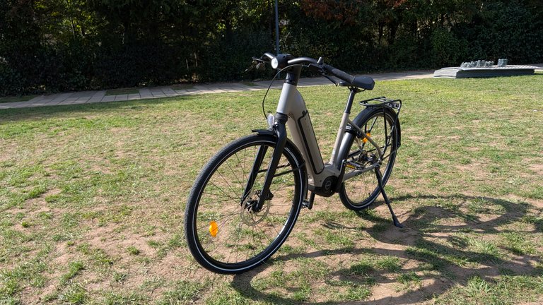 Vélo électrique B'Twin 700 De Decathlon - Ville, Beige, Occasion, Vitesse Max 40 Km/h